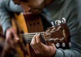 guitar-5043613_640